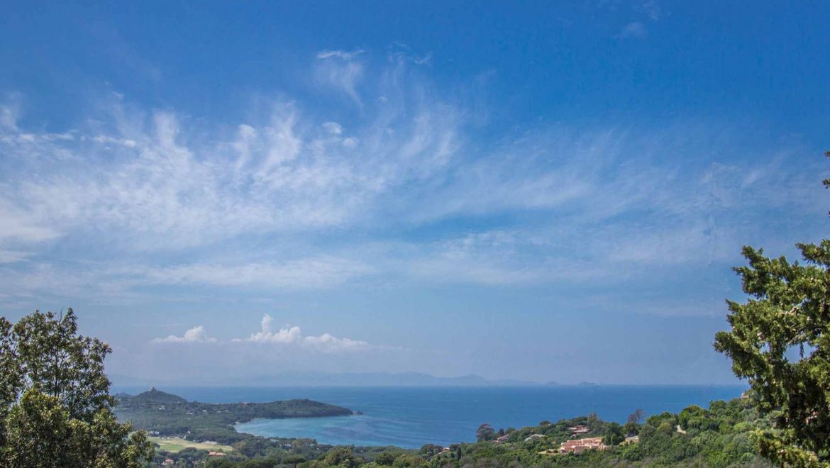 Rolling Hills Italy - Vendesi villa vista mare a Punta Ala, in Toscana.