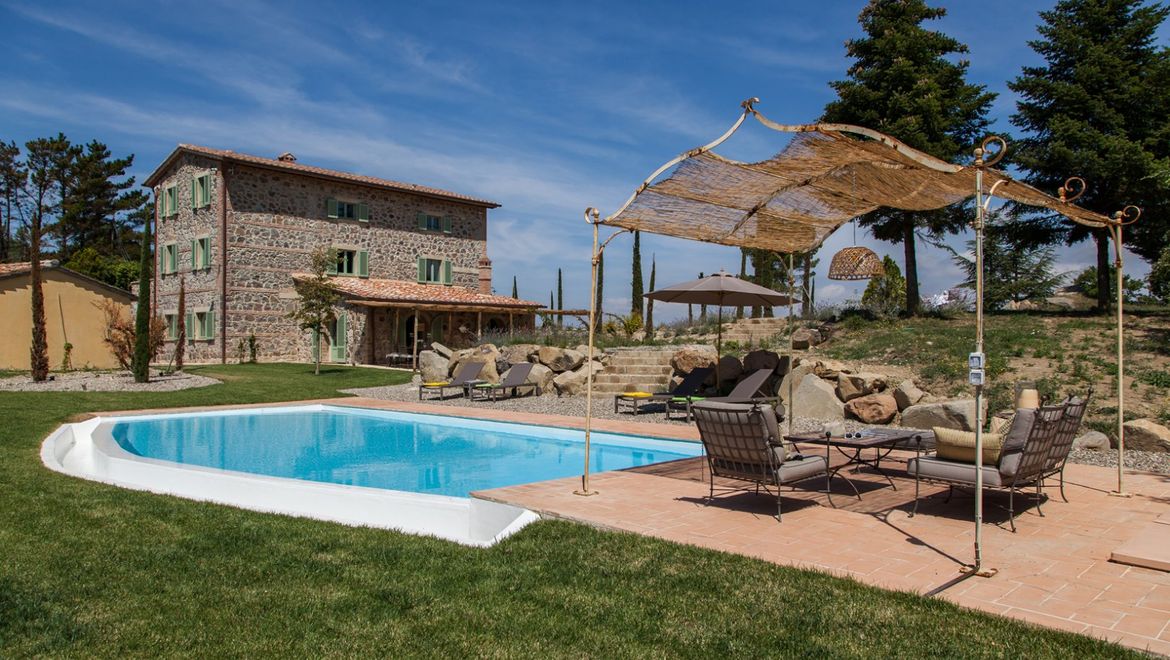For Sale Luxury Villa With Infinity Pool In Val D Orcia Rolling