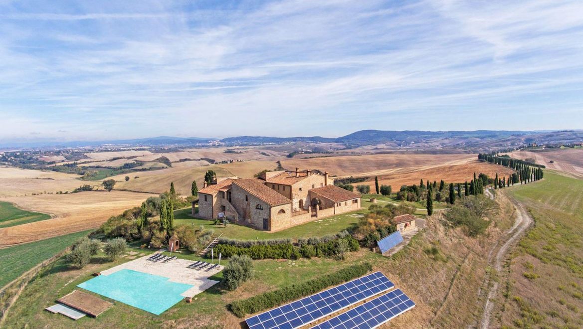 Rolling Hills Italy - Amazing restored farmhouse with pool in Asciano, Tuscany.