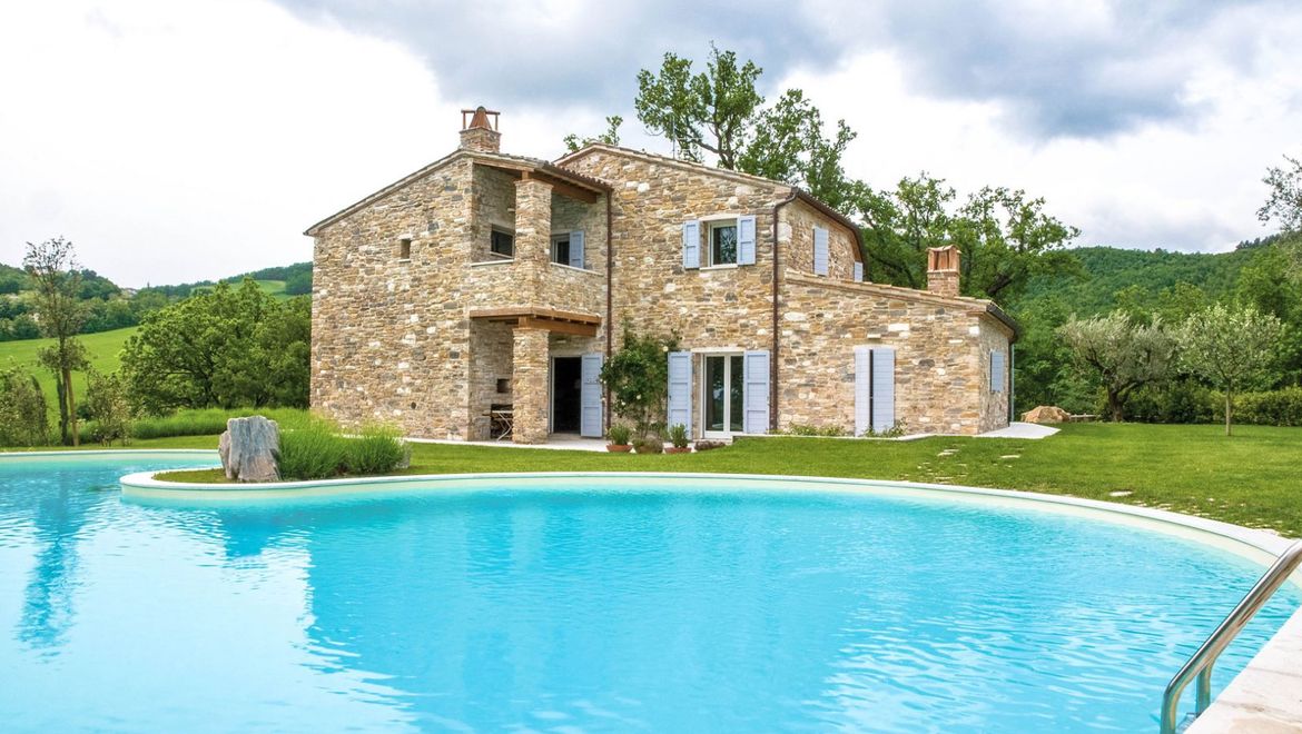 Rolling Hills Italy - Luxury stone house in the Marche region.