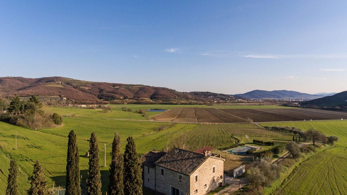 Rolling Hills Italy - Enchanting stone house with pool in Passignano sul Trasimeno