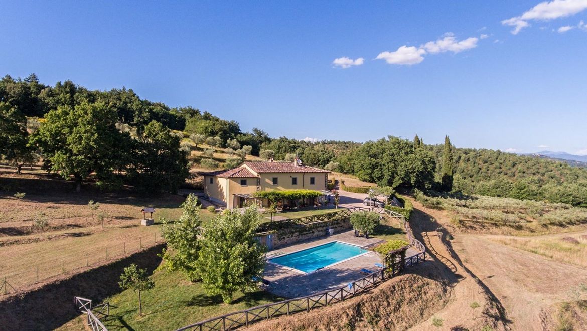 Rolling Hills Italy - Stunning country house with heated pool in Anghiari, Arezzo