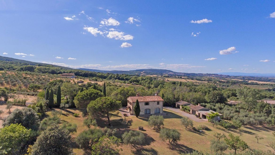 Rolling Hills Italy - Vendesi esclusiva proprietà a Sarteano, Siena.