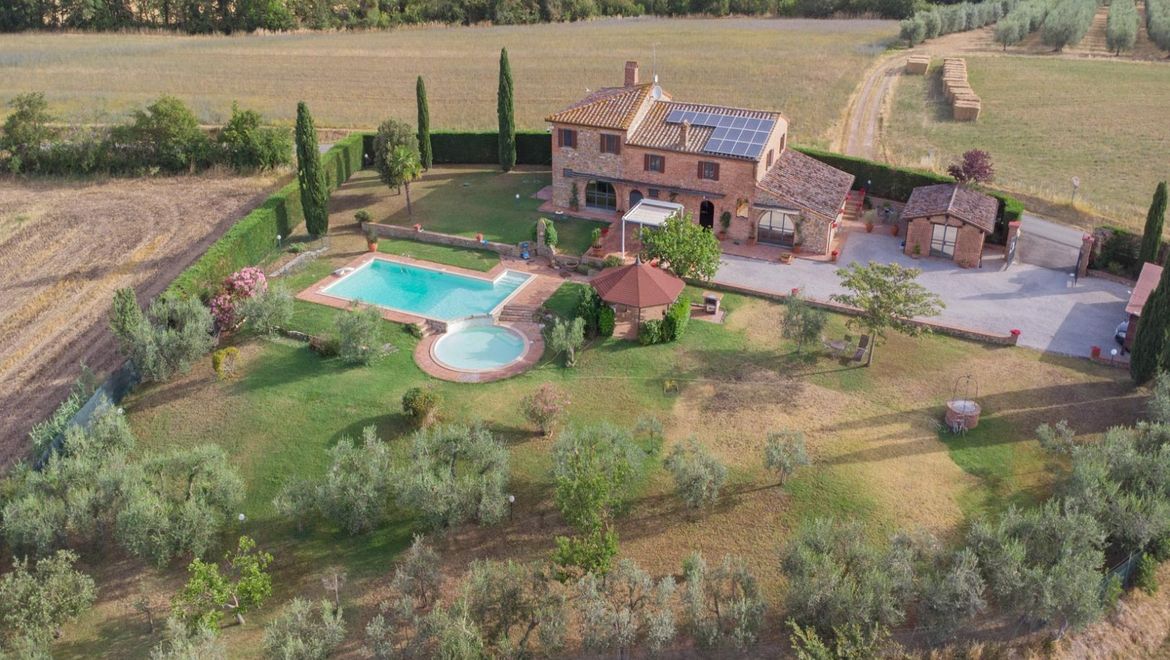 Rolling Hills Italy - Gorgeous house with pool in Foiano della Chiana, Arezzo.