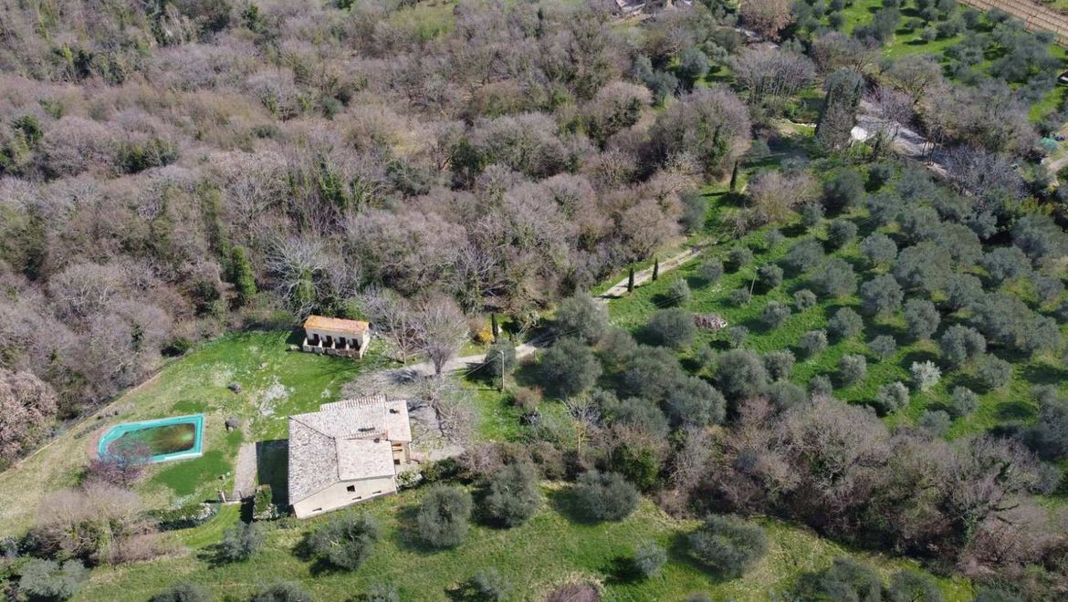 Rolling Hills Italy - Vendesi incantevole proprietà a Sarteano