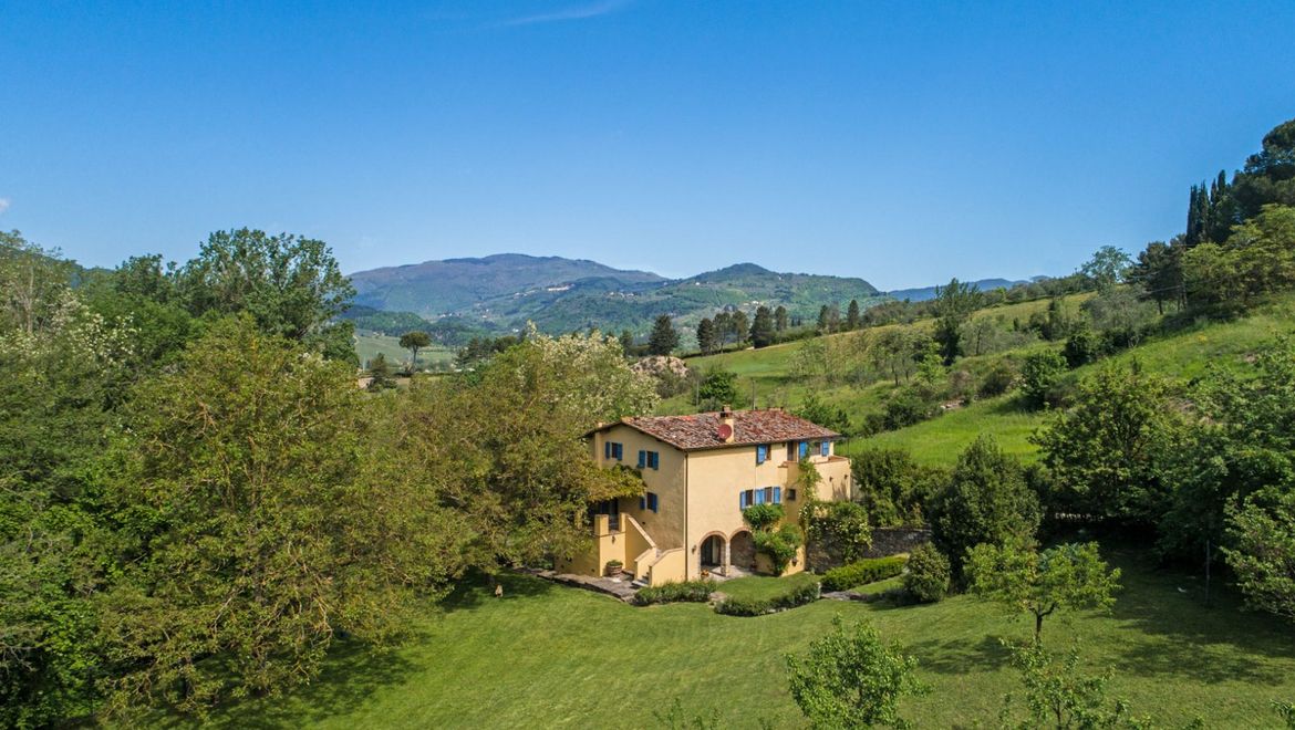 Rolling Hills Italy - Vendesi ex mulino con piscina sulle colline di Firenze.