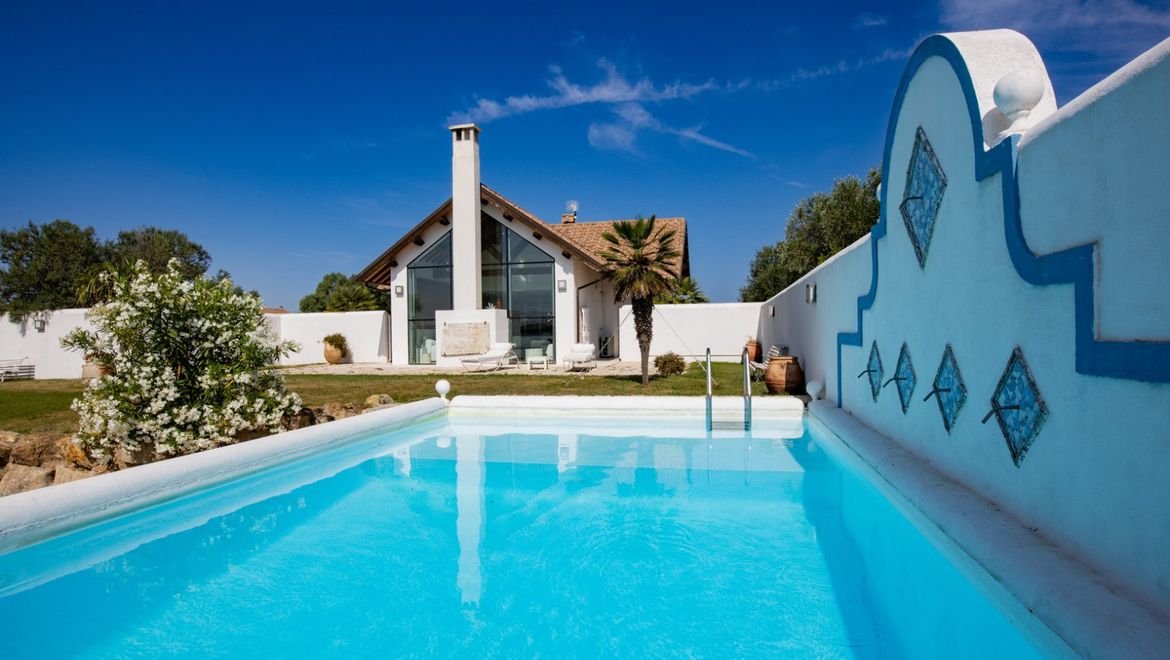 Rolling Hills Italy - Villa de luxe lumineuse à vendre à Montalto di Castro.