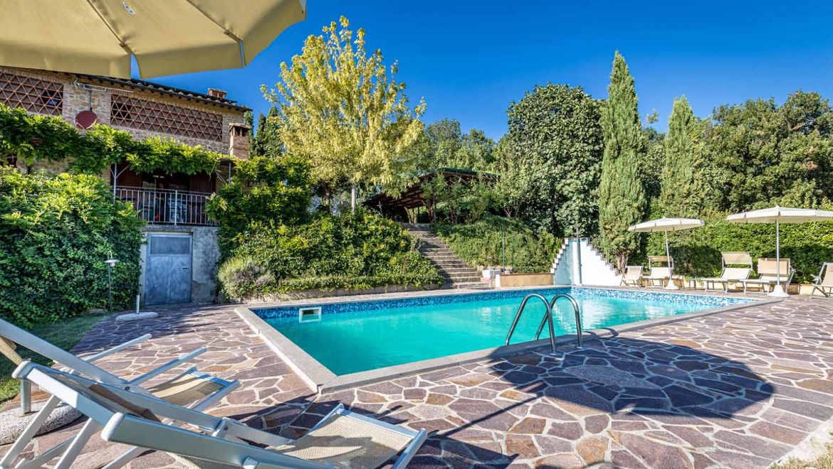 Rolling Hills Italy - Vendesi favoloso casale con piscina a San Gimignano, Siena.