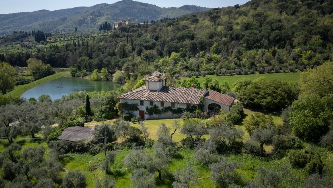 Rolling Hills Italy - Splendida villa con piscina sulle colline di Firenze.