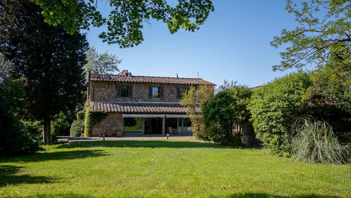 Rolling Hills Italy - Elegante proprietà a pochi minuti dal centro di Firenze.