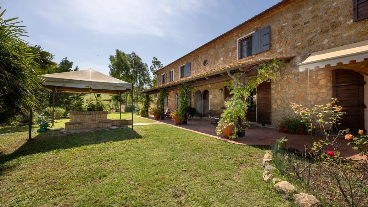 Rolling Hills Italy - Casale di charme del 1700 con vista unica.