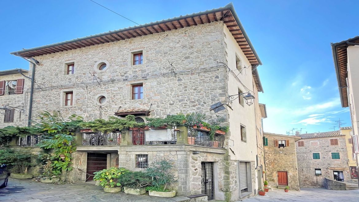 Rolling Hills Italy - Splendido terratetto nel centro storico di Piancastagnaio