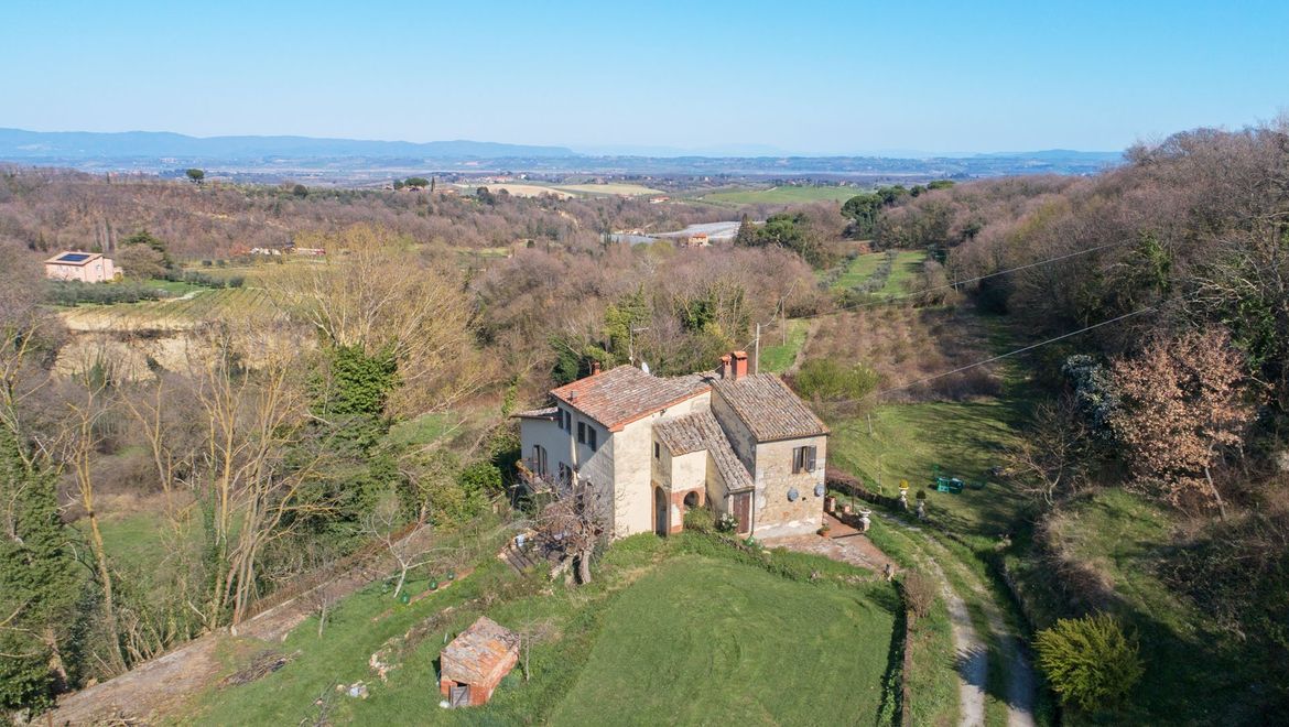 Rolling Hills Italy - Originale podere in vendita a Montepulciano