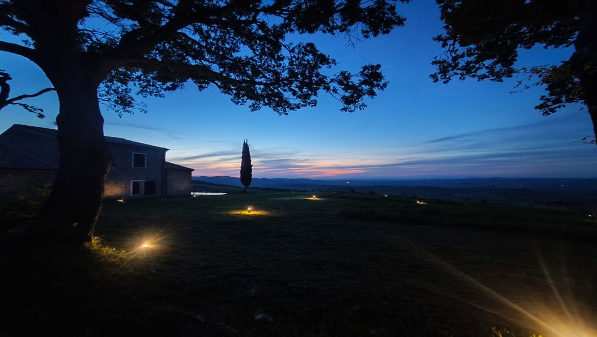 Rolling Hills Italy - Casale con vista mozzafiato sulla Val d’Orcia.