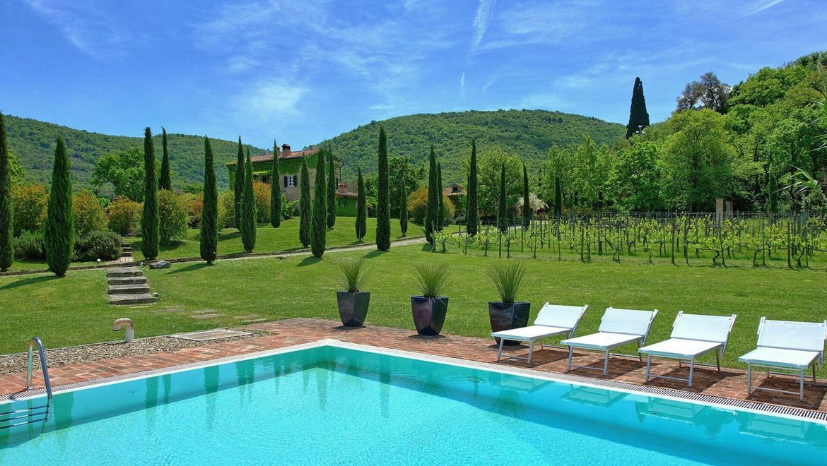 Rolling Hills Italy - Vendesi splendida proprietà con piscina a Cortona, Arezzo.